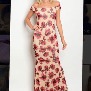 XTaren Floral off the shoulder maxi dress. NWT